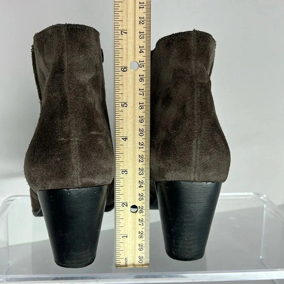 Frye Jennifer Taupe Suede Western Pointed Toe Ankle Booties Sz 10 Side Zipper - Picture 6 of 16